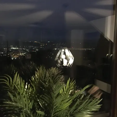 Διαμέρισμα Five *