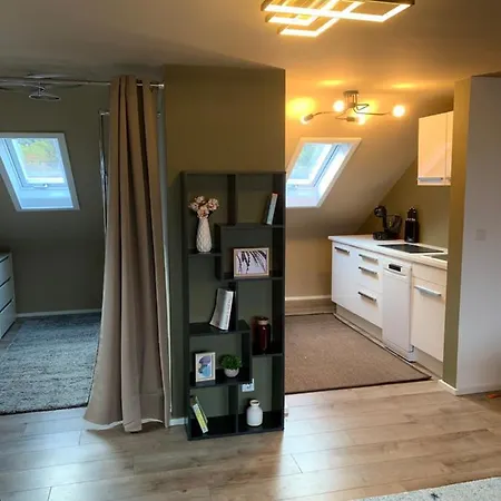 Five Διαμέρισμα *